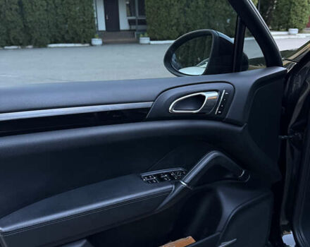 Чорний Порше Cayenne, об'ємом двигуна 3 л та пробігом 190 тис. км за 23900 $, фото 36 на Automoto.ua