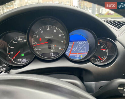 Чорний Порше Cayenne, об'ємом двигуна 3 л та пробігом 235 тис. км за 13950 $, фото 44 на Automoto.ua