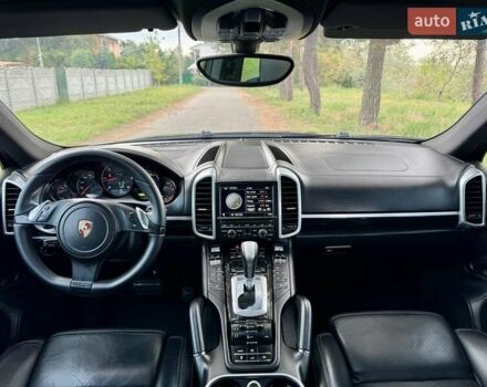 Чорний Порше Cayenne, об'ємом двигуна 3 л та пробігом 240 тис. км за 18500 $, фото 21 на Automoto.ua