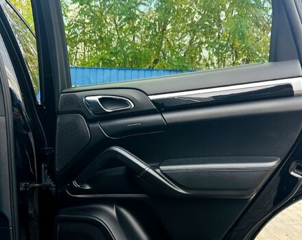 Чорний Порше Cayenne, об'ємом двигуна 3.6 л та пробігом 210 тис. км за 17500 $, фото 11 на Automoto.ua