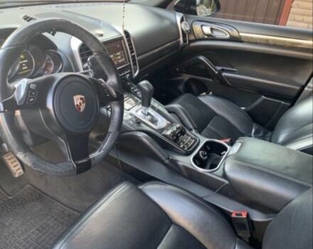 Черный Порше Каен, объемом двигателя 4.8 л и пробегом 120 тыс. км за 15000 $, фото 5 на Automoto.ua