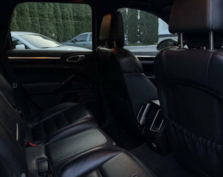 Чорний Порше Cayenne, об'ємом двигуна 3 л та пробігом 190 тис. км за 23900 $, фото 31 на Automoto.ua