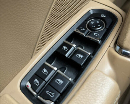 Черный Порше Каен, объемом двигателя 3 л и пробегом 259 тыс. км за 22500 $, фото 20 на Automoto.ua