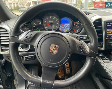 Чорний Порше Cayenne, об'ємом двигуна 3 л та пробігом 235 тис. км за 13950 $, фото 42 на Automoto.ua