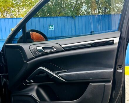 Чорний Порше Cayenne, об'ємом двигуна 3.6 л та пробігом 210 тис. км за 17500 $, фото 9 на Automoto.ua