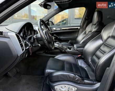 Порше Каен 2012 в Черновцах на Automoto.ua Черный Порше Каен, объемом двигателя 3 л и пробегом 296 тыс. км за 21500 $, фото 11 на Automoto.ua
