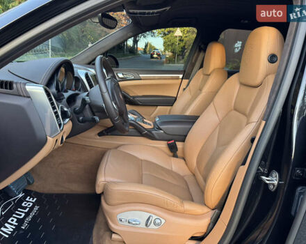 Чорний Порше Cayenne, об'ємом двигуна 4.81 л та пробігом 84 тис. км за 32000 $, фото 24 на Automoto.ua