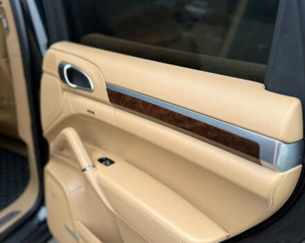 Черный Порше Каен, объемом двигателя 4.8 л и пробегом 175 тыс. км за 20500 $, фото 14 на Automoto.ua