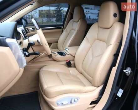 Черный Порше Каен, объемом двигателя 3 л и пробегом 103 тыс. км за 32000 $, фото 6 на Automoto.ua