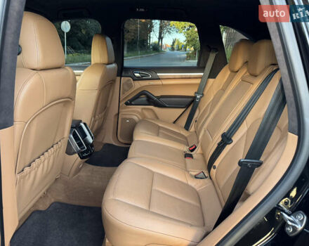 Чорний Порше Cayenne, об'ємом двигуна 4.81 л та пробігом 84 тис. км за 32000 $, фото 27 на Automoto.ua