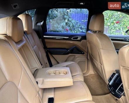 Черный Порше Каен, объемом двигателя 3 л и пробегом 113 тыс. км за 29500 $, фото 26 на Automoto.ua
