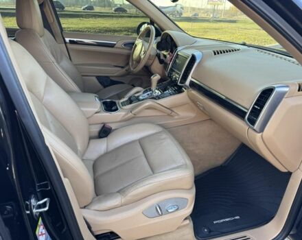 Чорний Порше Cayenne, об'ємом двигуна 3 л та пробігом 296 тис. км за 20000 $, фото 10 на Automoto.ua
