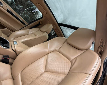 Чорний Порше Cayenne, об'ємом двигуна 3 л та пробігом 224 тис. км за 19350 $, фото 41 на Automoto.ua