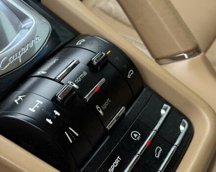 Чорний Порше Cayenne, об'ємом двигуна 3 л та пробігом 224 тис. км за 19350 $, фото 26 на Automoto.ua