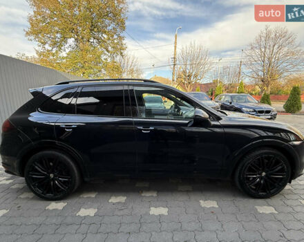 Порше Каен 2012 в Черновцах на Automoto.ua Черный Порше Каен, объемом двигателя 3 л и пробегом 296 тыс. км за 21500 $, фото 4 на Automoto.ua