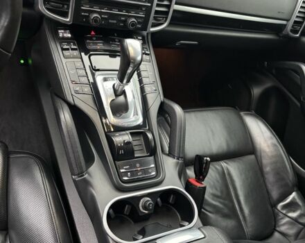 Чорний Порше Cayenne, об'ємом двигуна 3.6 л та пробігом 270 тис. км за 18500 $, фото 6 на Automoto.ua