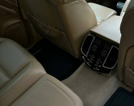 Черный Порше Каен, объемом двигателя 4.81 л и пробегом 136 тыс. км за 26000 $, фото 10 на Automoto.ua