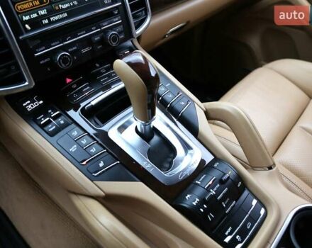 Черный Порше Каен, объемом двигателя 3 л и пробегом 103 тыс. км за 32000 $, фото 19 на Automoto.ua