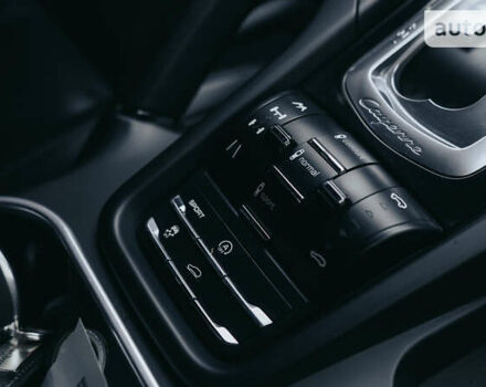 Чорний Порше Cayenne, об'ємом двигуна 4.8 л та пробігом 220 тис. км за 22500 $, фото 22 на Automoto.ua