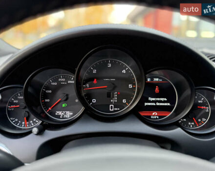 Порше Каен 2012 в Черновцах на Automoto.ua Черный Порше Каен, объемом двигателя 3 л и пробегом 296 тыс. км за 21500 $, фото 14 на Automoto.ua