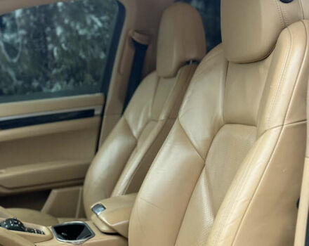 Чорний Порше Cayenne, об'ємом двигуна 3 л та пробігом 224 тис. км за 19350 $, фото 50 на Automoto.ua