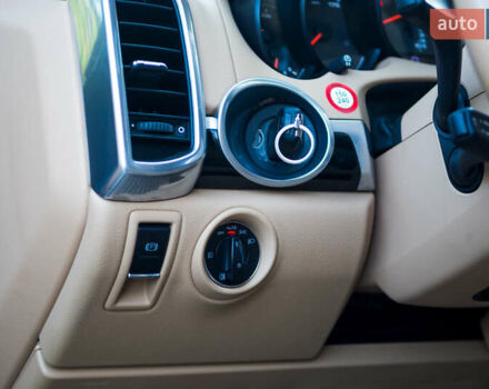 Черный Порше Каен, объемом двигателя 3.6 л и пробегом 168 тыс. км за 23300 $, фото 24 на Automoto.ua