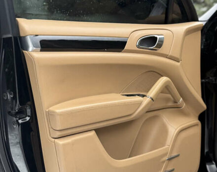 Чорний Порше Cayenne, об'ємом двигуна 3 л та пробігом 224 тис. км за 19350 $, фото 47 на Automoto.ua