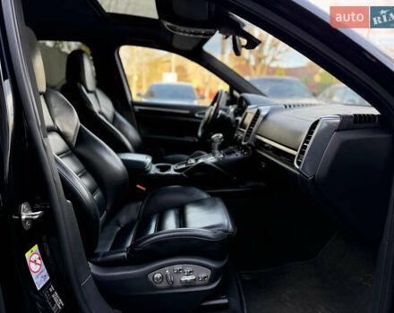 Порше Каен 2012 в Черновцах на Automoto.ua Черный Порше Каен, объемом двигателя 3 л и пробегом 296 тыс. км за 21500 $, фото 18 на Automoto.ua