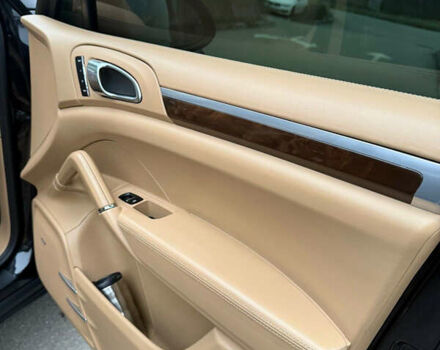 Чорний Порше Cayenne, об'ємом двигуна 4.8 л та пробігом 175 тис. км за 19500 $, фото 13 на Automoto.ua