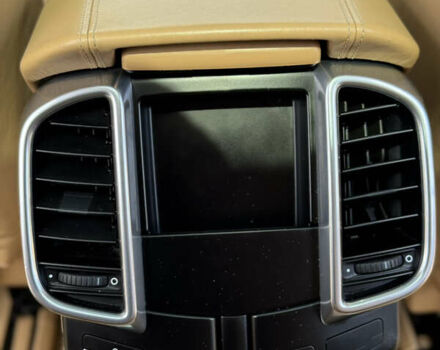 Чорний Порше Cayenne, об'ємом двигуна 3 л та пробігом 224 тис. км за 19350 $, фото 56 на Automoto.ua