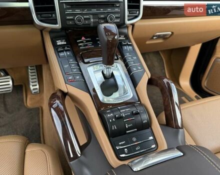 Черный Порше Каен, объемом двигателя 4.81 л и пробегом 43 тыс. км за 53000 $, фото 36 на Automoto.ua