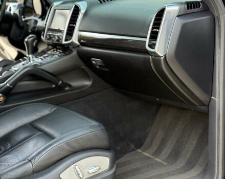 Черный Порше Каен, объемом двигателя 2.97 л и пробегом 248 тыс. км за 23500 $, фото 9 на Automoto.ua