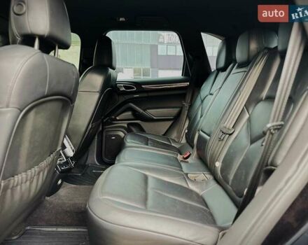 Порше Каен 2013 в Киеве на Automoto.ua Черный Порше Каен, объемом двигателя 4.13 л и пробегом 273 тыс. км за 23999 $, фото 29 на Automoto.ua