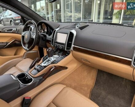 Черный Порше Каен, объемом двигателя 4.81 л и пробегом 43 тыс. км за 53000 $, фото 29 на Automoto.ua