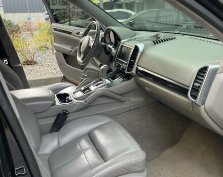 Чорний Порше Cayenne, об'ємом двигуна 3.6 л та пробігом 147 тис. км за 18000 $, фото 24 на Automoto.ua