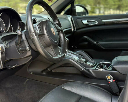 Черный Порше Каен, объемом двигателя 2.97 л и пробегом 248 тыс. км за 23500 $, фото 17 на Automoto.ua