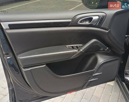 Чорний Порше Cayenne, об'ємом двигуна 3 л та пробігом 218 тис. км за 24000 $, фото 3 на Automoto.ua