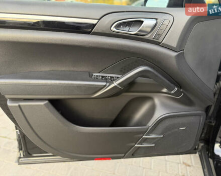 Порше Каен 2013 в Одессе на Automoto.ua Черный Порше Каен, объемом двигателя 3 л и пробегом 181 тыс. км за 26200 $, фото 14 на Automoto.ua