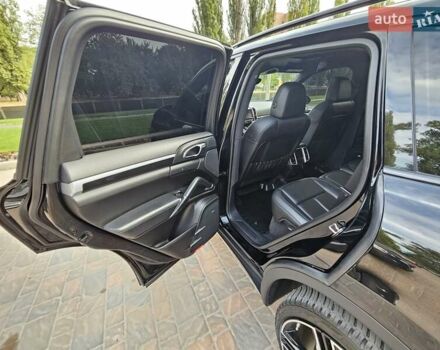 Порше Каен 2013 в Полтаве на Automoto.ua Черный Порше Каен, объемом двигателя 2.97 л и пробегом 258 тыс. км за 20950 $, фото 72 на Automoto.ua