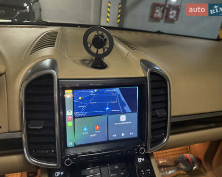 Черный Порше Каен, объемом двигателя 2.97 л и пробегом 234 тыс. км за 25200 $, фото 5 на Automoto.ua