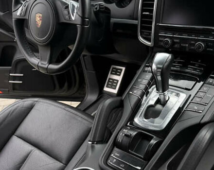 Черный Порше Каен, объемом двигателя 2.97 л и пробегом 215 тыс. км за 22900 $, фото 21 на Automoto.ua