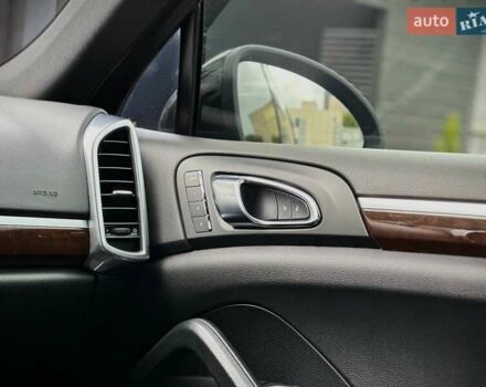 Чорний Порше Cayenne, об'ємом двигуна 4.13 л та пробігом 273 тис. км за 23999 $, фото 50 на Automoto.ua