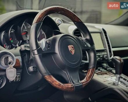 Порше Каен 2013 в Киеве на Automoto.ua Черный Порше Каен, объемом двигателя 4.13 л и пробегом 273 тыс. км за 23999 $, фото 35 на Automoto.ua