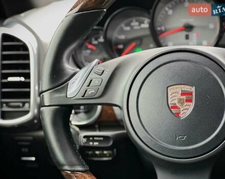 Порше Каен 2013 в Киеве на Automoto.ua Черный Порше Каен, объемом двигателя 4.13 л и пробегом 273 тыс. км за 23999 $, фото 43 на Automoto.ua