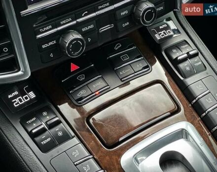 Чорний Порше Cayenne, об'ємом двигуна 4.13 л та пробігом 273 тис. км за 23999 $, фото 46 на Automoto.ua