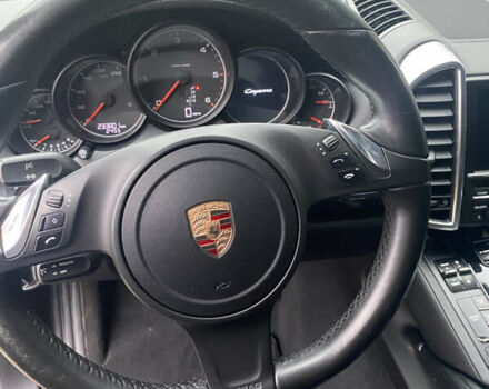 Черный Порше Каен, объемом двигателя 2.97 л и пробегом 233 тыс. км за 21700 $, фото 17 на Automoto.ua