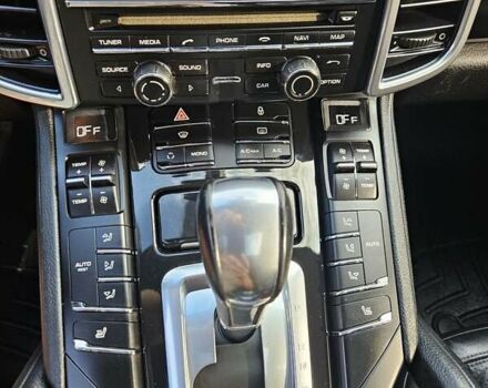 Порше Каен 2013 в Полтаве на Automoto.ua Черный Порше Каен, объемом двигателя 2.97 л и пробегом 258 тыс. км за 20950 $, фото 118 на Automoto.ua