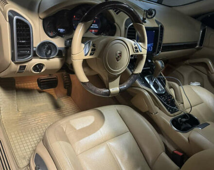 Черный Порше Каен, объемом двигателя 2.97 л и пробегом 234 тыс. км за 25200 $, фото 3 на Automoto.ua