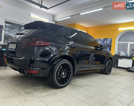 Черный Порше Каен, объемом двигателя 2.97 л и пробегом 270 тыс. км за 24000 $, фото 5 на Automoto.ua