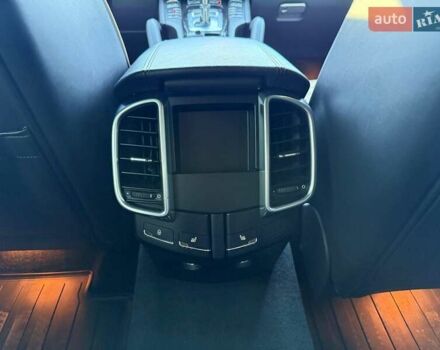 Чорний Порше Cayenne, об'ємом двигуна 3 л та пробігом 181 тис. км за 29000 $, фото 26 на Automoto.ua